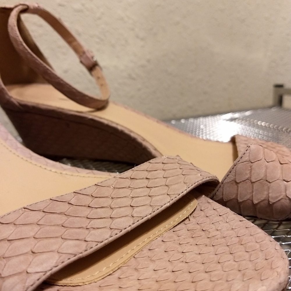 JCREW Snakeskin Purple Suede wedge s7